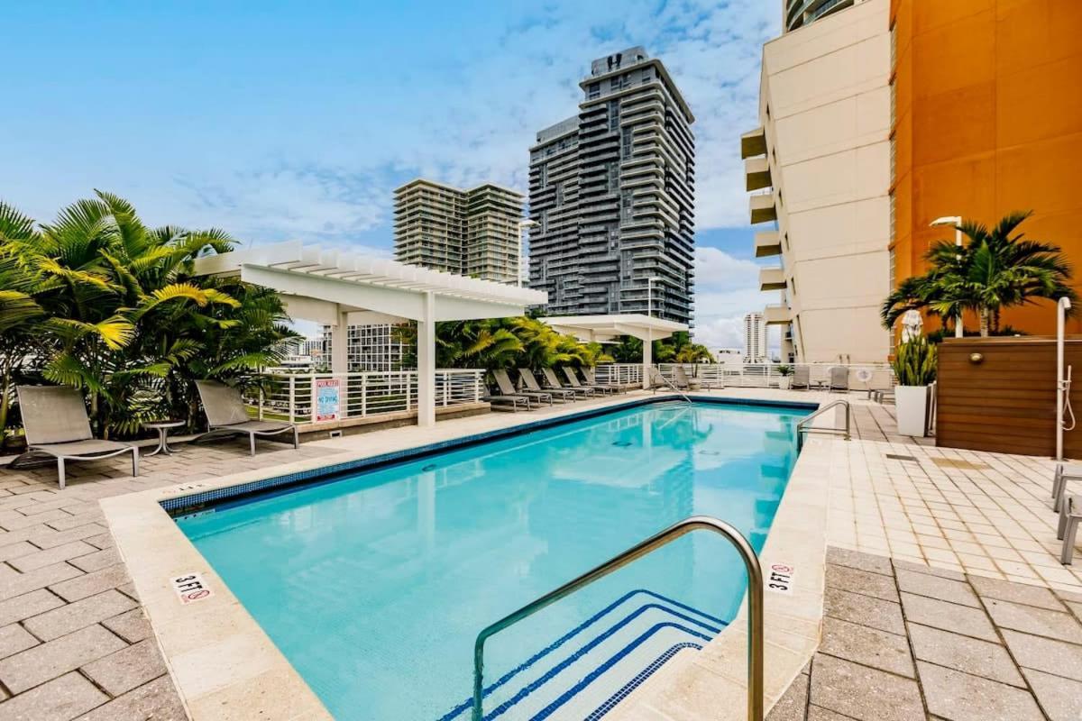 Palm Place Heart Of Miami With Parking Pool And Gym מראה חיצוני תמונה