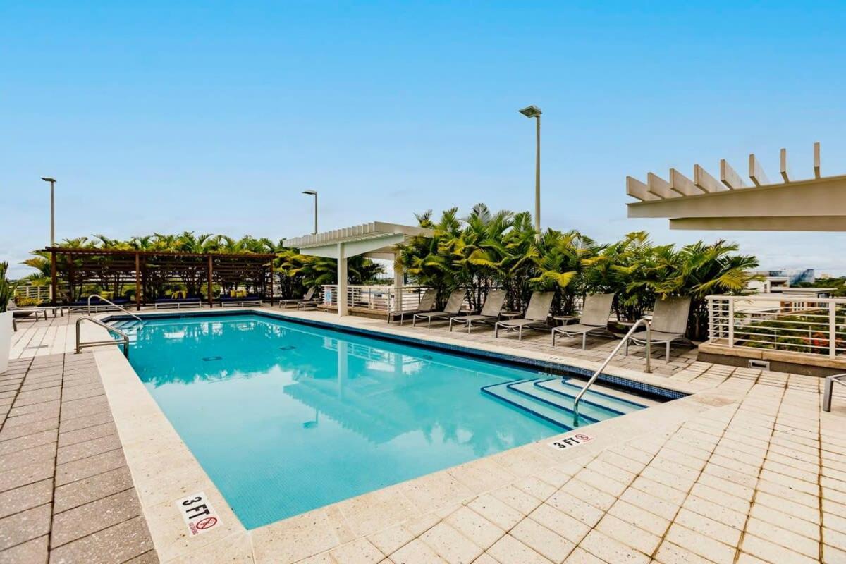 Palm Place Heart Of Miami With Parking Pool And Gym מראה חיצוני תמונה